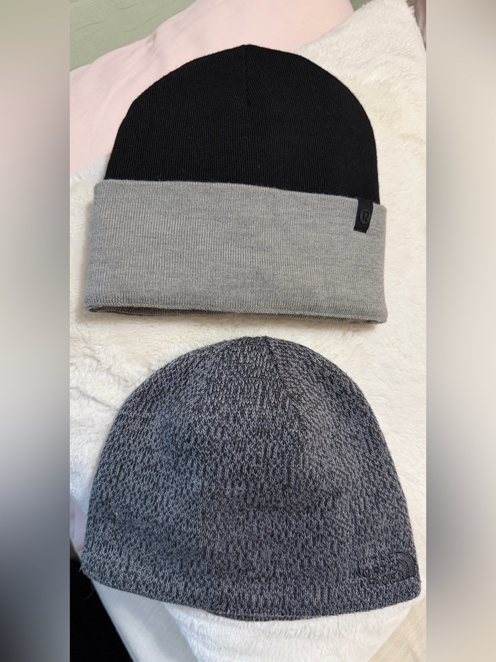 Lululemon Chill Fighter Beanie & The North Face Jim Beanie One fits all .